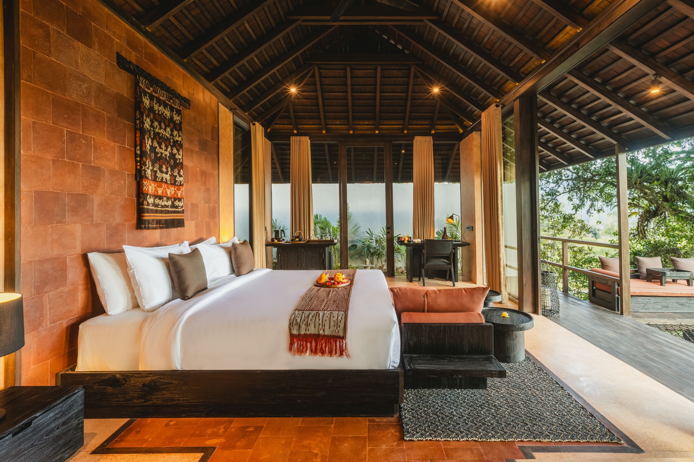 Luxury Villa, Balcony, Hill View | Desk, WiFi (free)