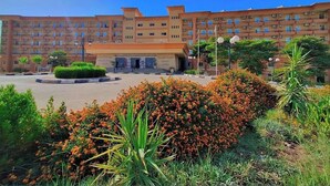 Exterior - Luxor international Hostel (Tod)