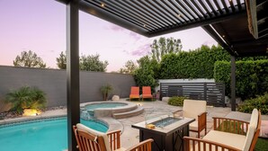 Pool - Single-story pool and spa home - all utilities included, pets welcome (Palm Desert)