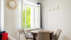 Dining - Metro Młynów Cozy Apartment (Warszawa)