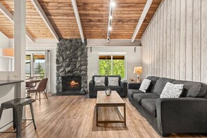 Relax next to the fireplace after an exciting day on the mountain! - Cozy Snowmass Retreat with Vaulted Ceilings, Gas Fireplace, Outdoor HT. On Free Shuttle (Snowmass Village)