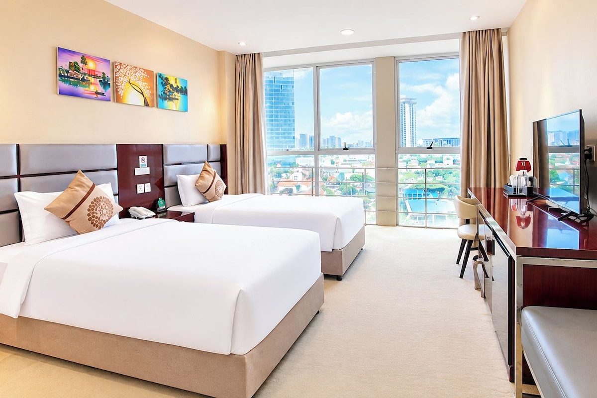 Deluxe Twin River View | Minibar, WiFi (free), bed sheets