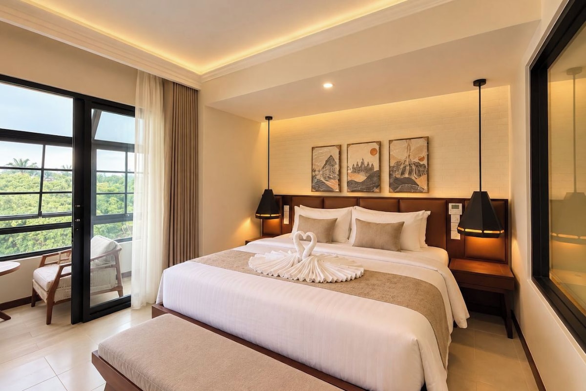 Suite With Bathtub, Balcony and City View | Utsikt fra balkong