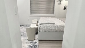 Unclassified image, 4 of 51, button - Luxury Mansion 3 Ensuites Bedrooms & Year-Round Gazebo (Edmonton)