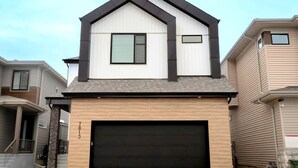 Unclassified image, 3 of 51, button - Luxury Mansion 3 Ensuites Bedrooms & Year-Round Gazebo (Edmonton)