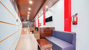 Classic Room | Lobby - Townhouse  Bangalore Indiranagar Station (Bengaluru)