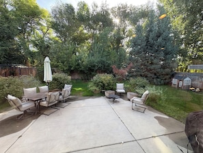 Outdoor dining - Parkside 4-BR – Game Room, Waffles, Pets OK (Orem)