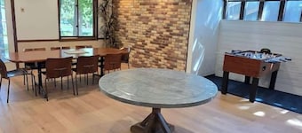 3-BR Private Wing – Pool Table, Games & Waffles
