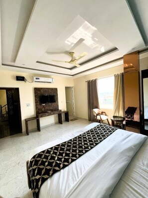 Deluxe Double Room, City View