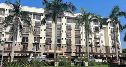 Cozy, Spacious one-bedroom Condo with relaxing porch in a peaceful Bacolod.