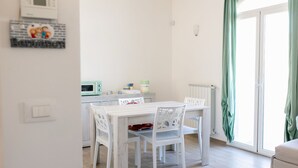 Dining - Vrbo Property (Bari)