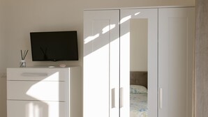 Room - Vrbo Property (Bari)