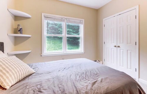 Waterville Mountain Retreat w/ Hot Tub
