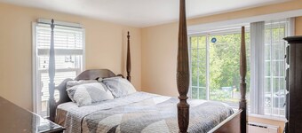 Peaceful Lakefront Living Breathtaking 3-br Home