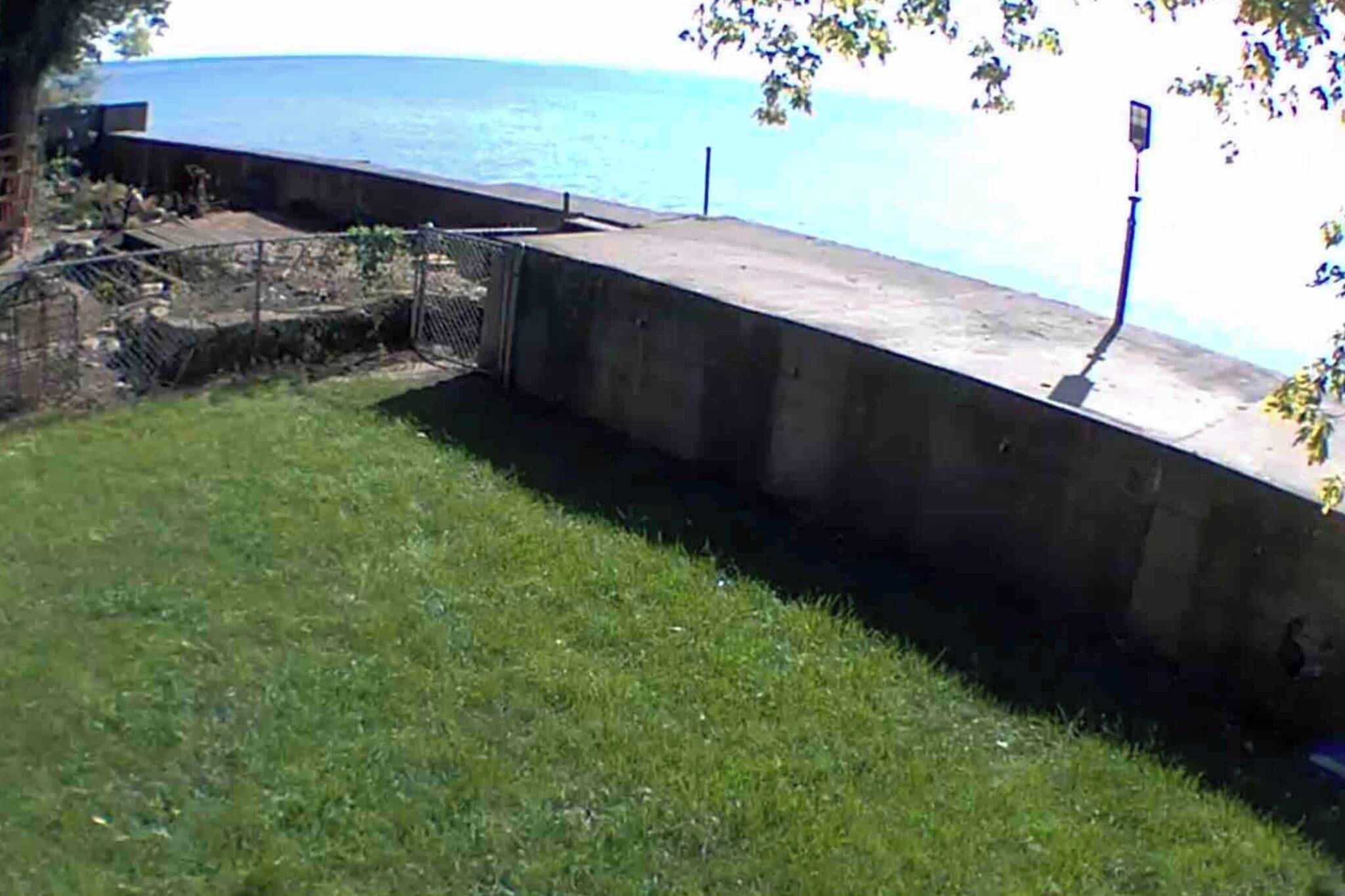 House, 3 Bedrooms, Balcony | Property grounds