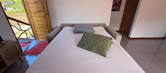 FARE TAHI - A tropical retreat with a pool
