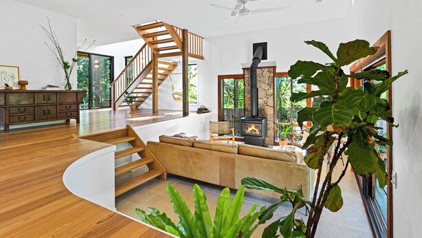 Interior - South Golden Sanctuary - 3 Minute Walk to Beach (South Golden Beach)