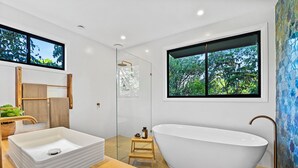 Bathroom - South Golden Sanctuary - 3 Minute Walk to Beach (South Golden Beach)