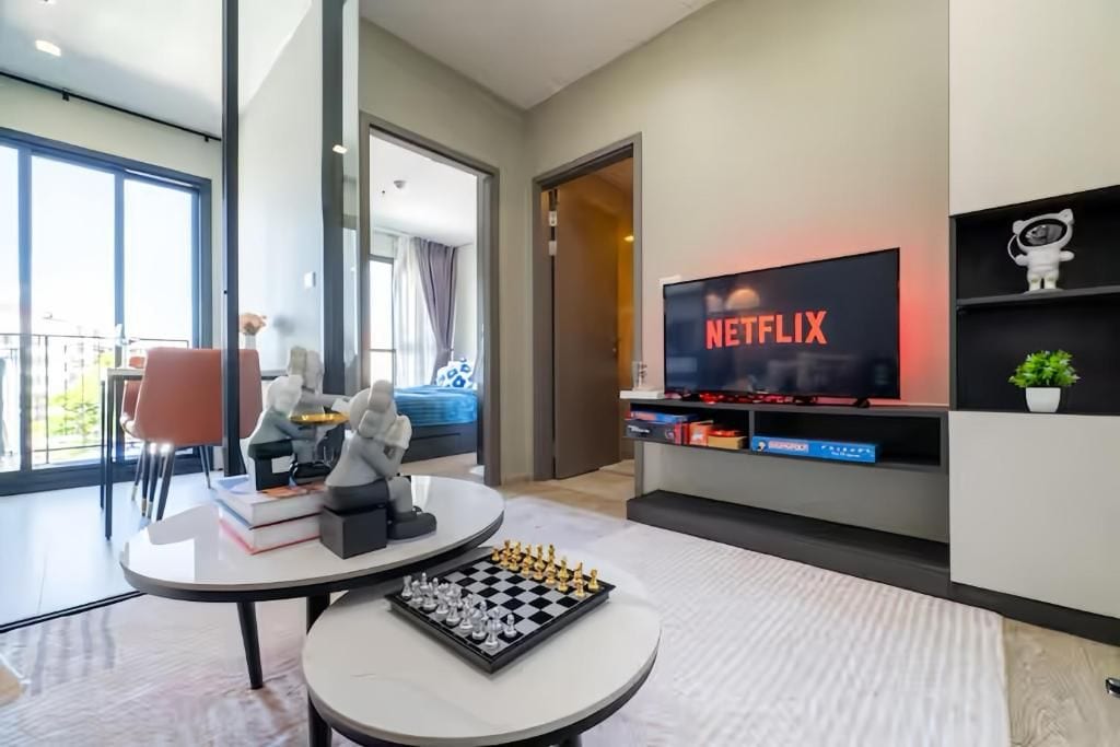 Apartment, 1 Queen Bed, Balcony, City View | Desk, iron/ironing board, WiFi (free)
