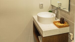 Bathroom - Palo Santo Phu Quoc - Fireworks & Ocean (Phu Quoc)