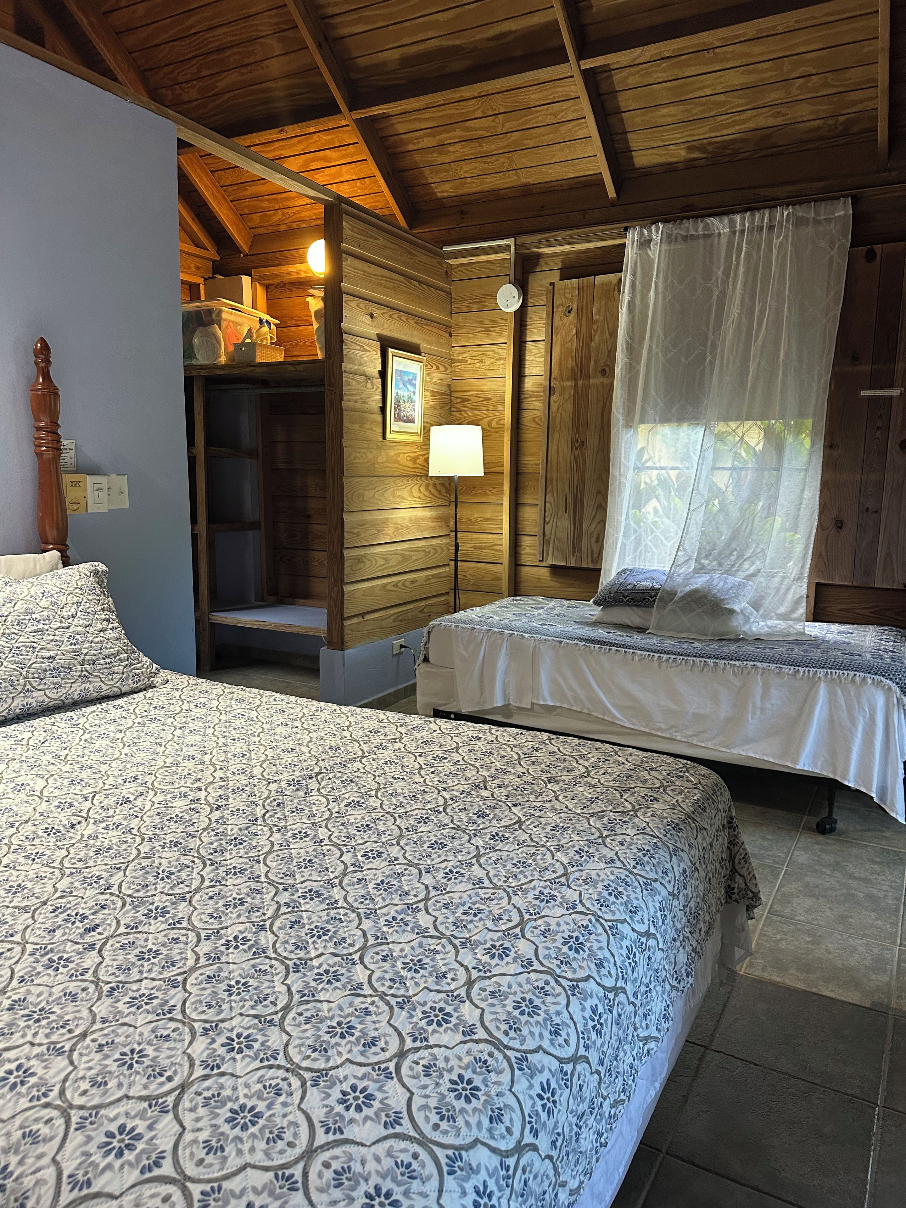 WiFi, bed sheets