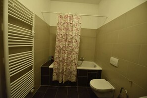 Bathroom - Vrbo Property (Leichlingen)