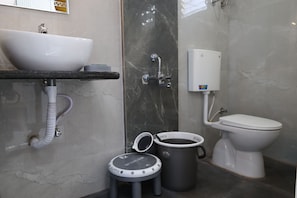 Superior Room, Balcony, Sea View | Bathroom - Sea Eagle Homestay and Cottages Guhagar (Guhagar)