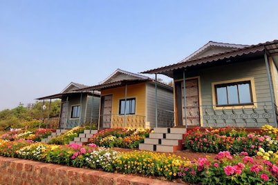 Sea Eagle Homestay and Cottages Guhagar