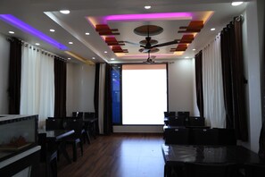 Dining - Sea Eagle Homestay and Cottages Guhagar (Guhagar)