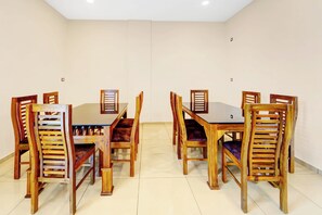 Dining - Super Townhouse Trivandrum Padmanabha (Trivandrum)