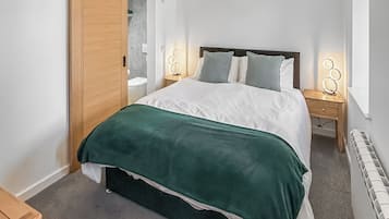 WiFi (free), bed sheets