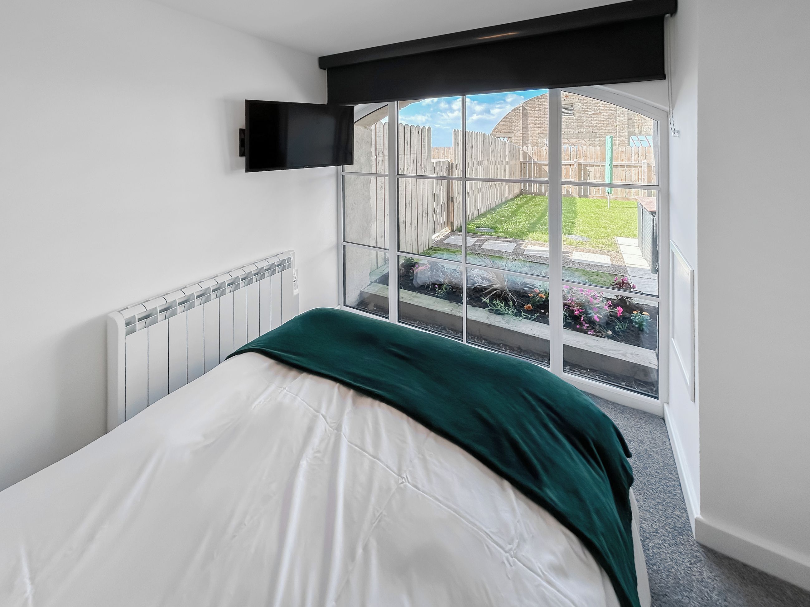 WiFi (free), bed sheets