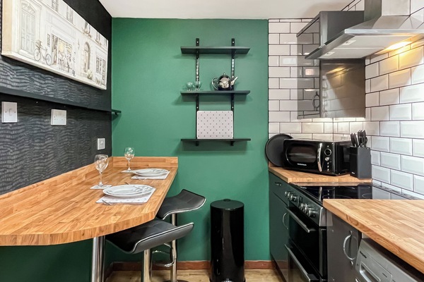 Kitchen/diner | Dainty Daisies - Coastal Blooms, Thornton-Cleveleys, near Blackpool