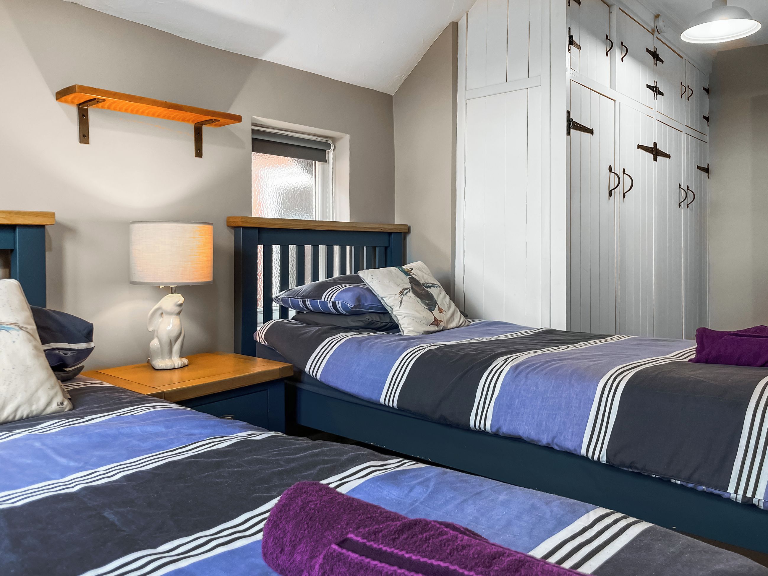 WiFi (free), bed sheets