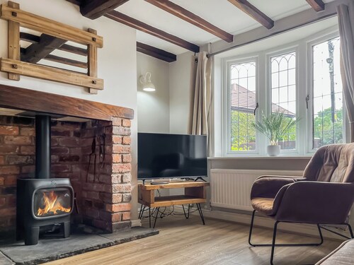 2 bedroom accommodation in Acton Bridge, near Northwich