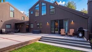Unclassified image, 2 of 31, button - Walk To Slopes • Shared Pool + Spa • Near Main St | Three Kings Condo (Park City)