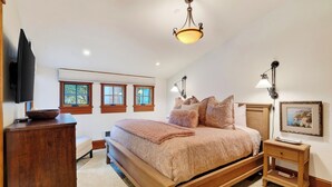 Unclassified image, 4 of 31, button - Walk To Slopes • Shared Pool + Spa • Near Main St | Three Kings Condo (Park City)