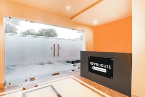 Unclassified image, 5 of 44, button - Super Townhouse Viraj Khand (Lucknow)