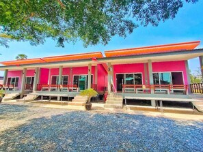 Unclassified image, 2 of 11, button - Kwanjai resort (Tha Mai)