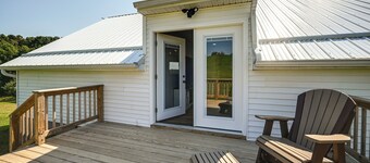 The Minnie House: Farm Retreat Near Cambridge