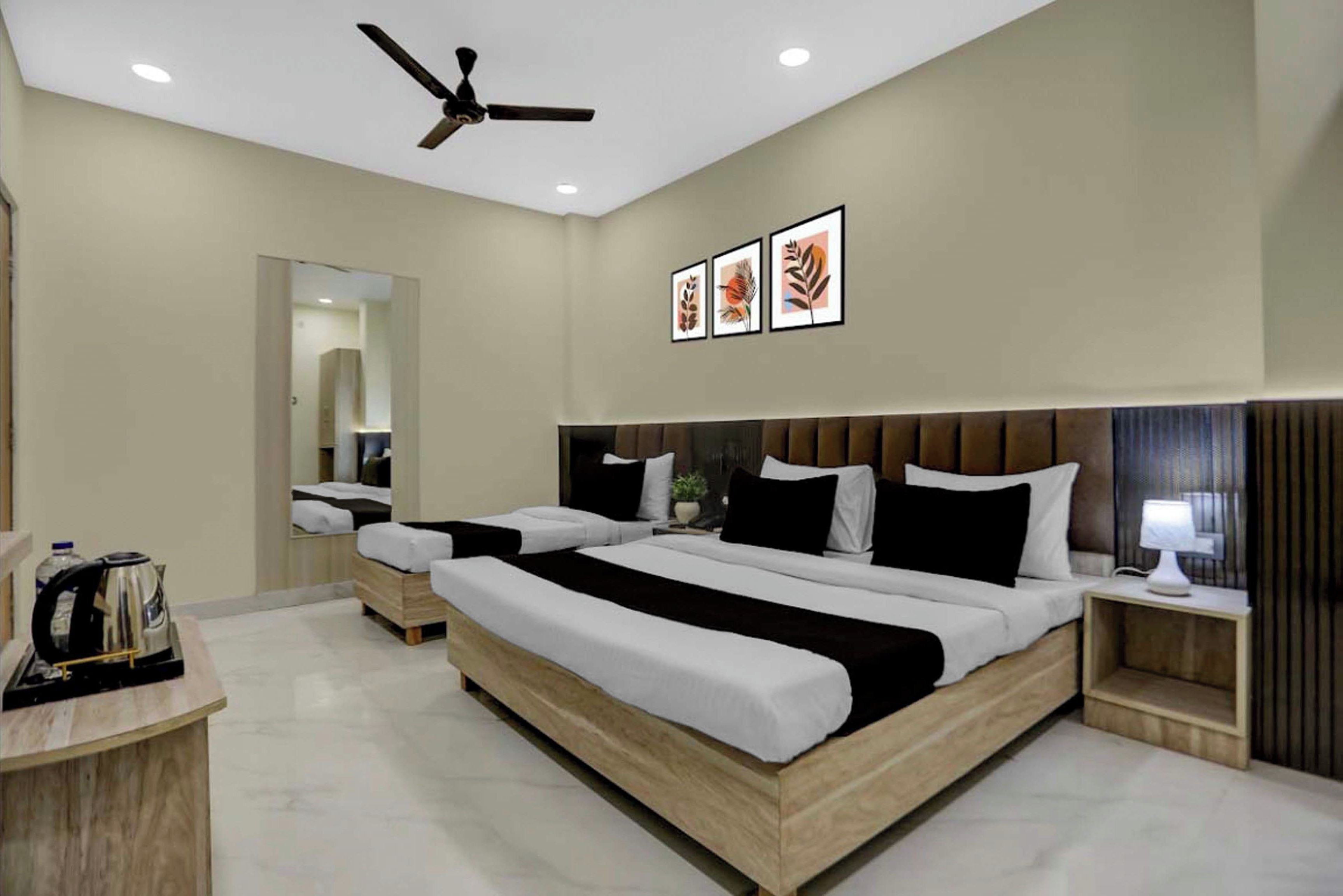 Desk, free WiFi, bed sheets