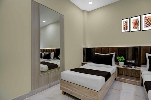 Super Townhouse Oak Kaal Bhairav Temple