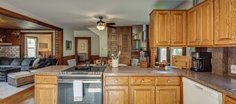 Family Home Near PSU & Tussey Mountain!