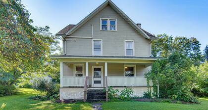 Family Home Near PSU & Tussey Mountain!