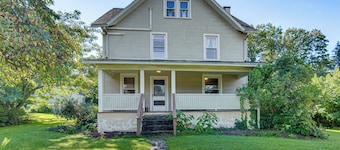 Family Home Near PSU & Tussey Mountain!