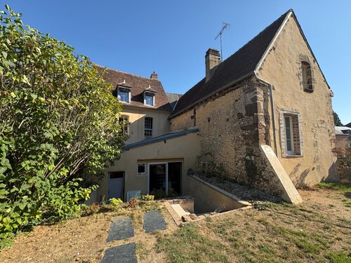 Charming family-owned estate in the Perche region, 1 hour and 50 minutes from Paris, with a heated pool.