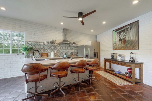 Private Dock & Pool Access! Riverfront Parker Gem