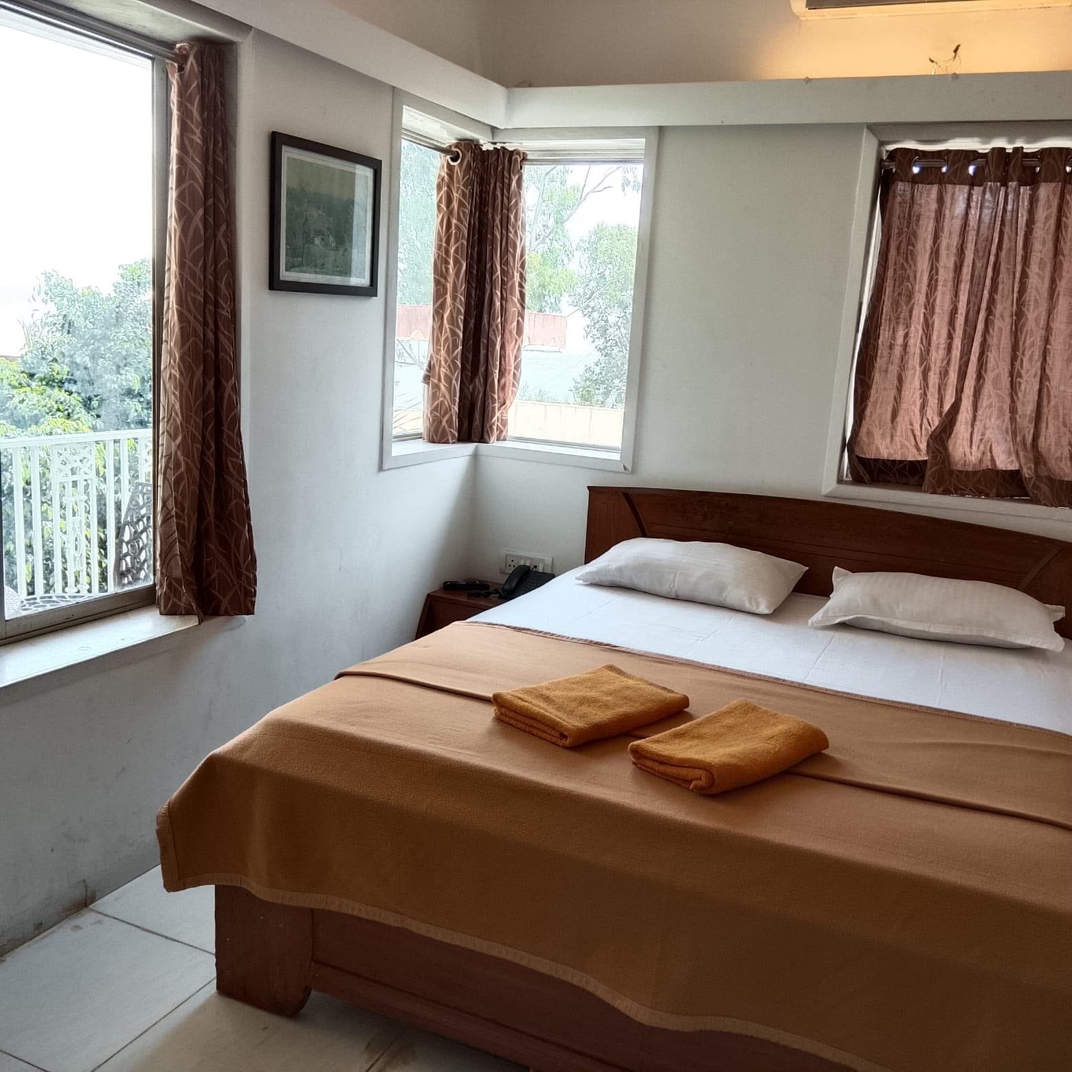 Deluxe Double Room | Desk, laptop workspace, WiFi (free)