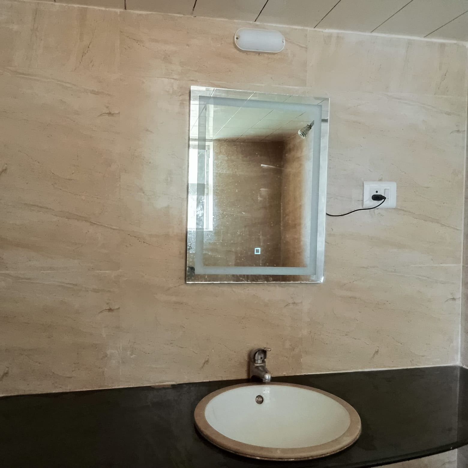 Deluxe Double Room | Bathroom | Shower, free toiletries, towels, soap