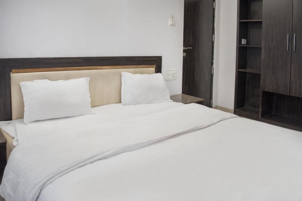 Superior Villa, Hill View | In-room safe, soundproofing, iron/ironing board, WiFi (free)